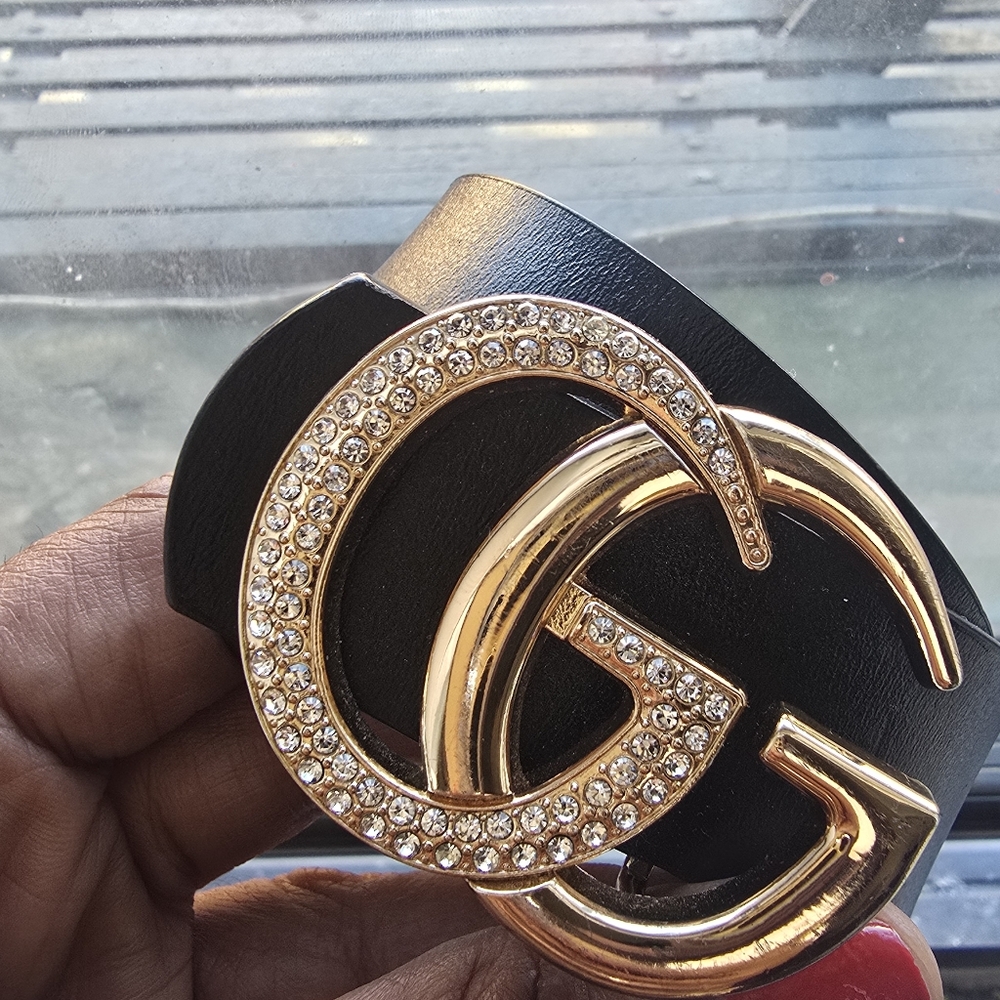 Signture  44" Black Genuin Leather Strap w/INTIAL accent Gold Designer Belt